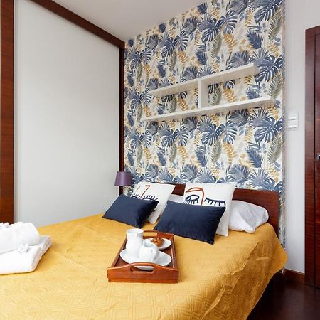 وارسو Spacious Suite With A Hammock And Terrace By Renters Prestige المظهر الخارجي الصورة