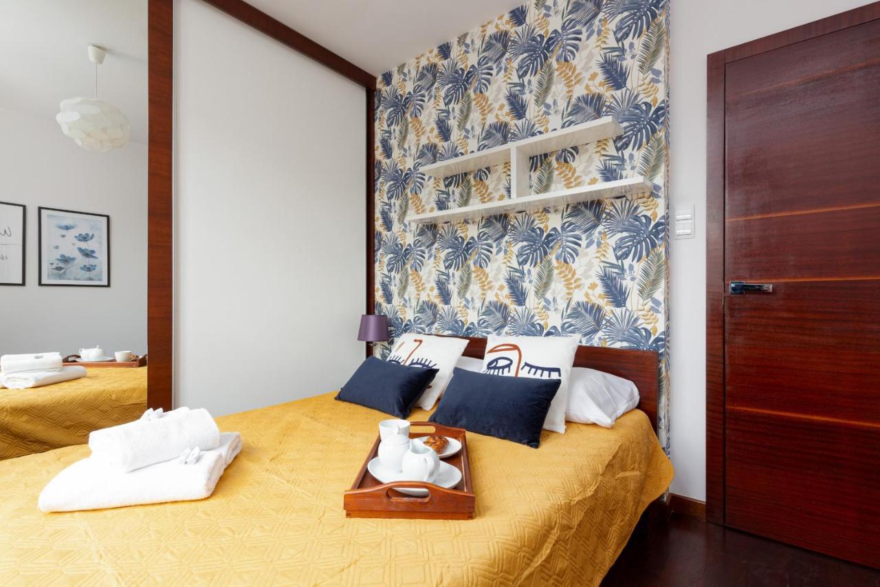 وارسو Spacious Suite With A Hammock And Terrace By Renters Prestige المظهر الخارجي الصورة
