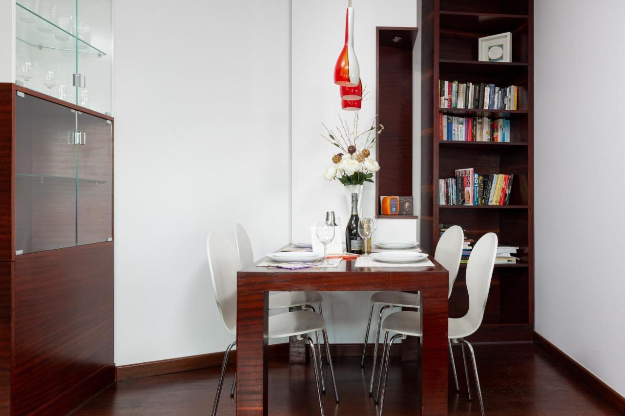 وارسو Spacious Suite With A Hammock And Terrace By Renters Prestige المظهر الخارجي الصورة